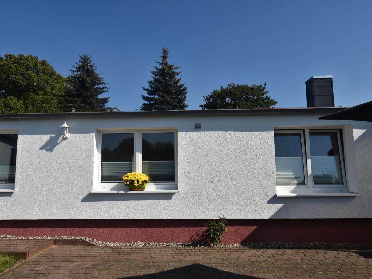 Villa Beautiful Bungalow in Kropelin with Garden Zimmer foto