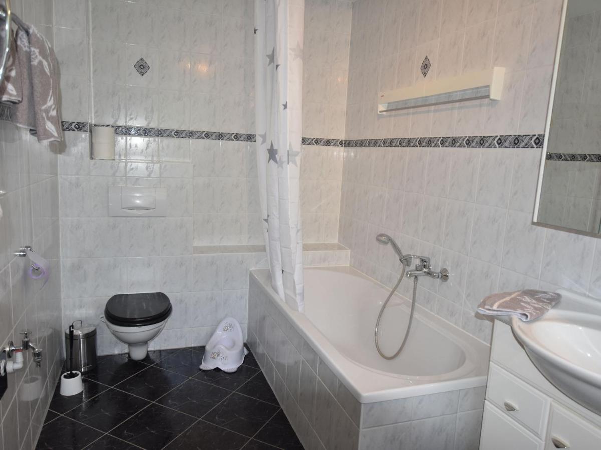 Villa Beautiful Bungalow in Kropelin with Garden Zimmer foto