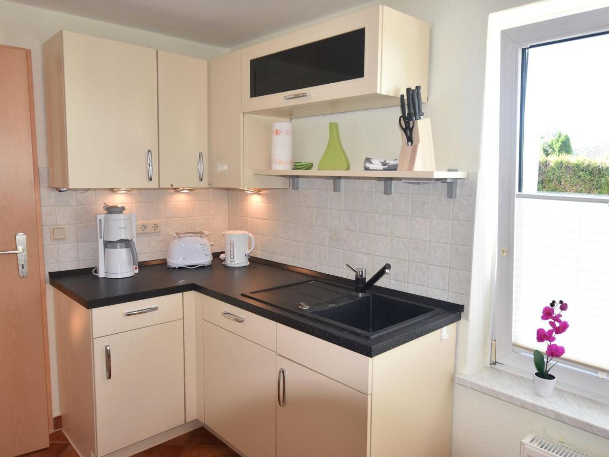 Villa Beautiful Bungalow in Kropelin with Garden Zimmer foto